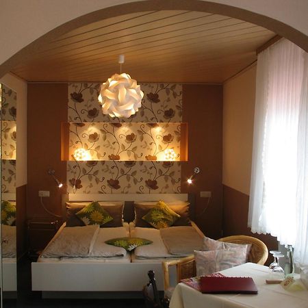 Restaurant Landgasthof Zum Wiesengrund Newel Habitación foto