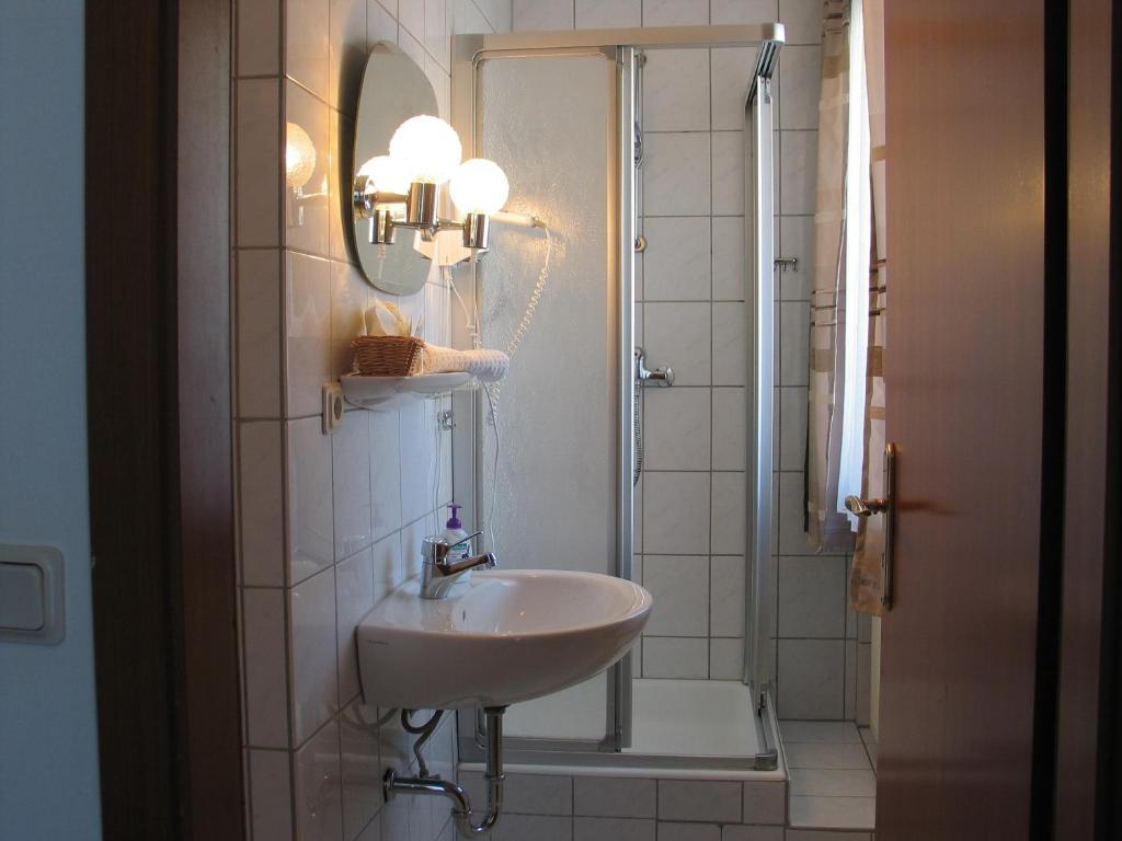 Restaurant Landgasthof Zum Wiesengrund Newel Habitación foto